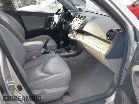2012 Toyota RAV4 Limited z VIN JTMDF4DV4C5056172, wystawiony jako IAAI lot #41675123 z przebiegiem 105 028 mil mil oraz . Historia ofert i sprzedaży dostępna na DreamBid. Obrazek 5.