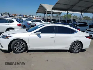 2021 Lexus ES 300h z VIN 58ADA1C1XMU003788, wystawiony jako IAAI lot #42315614 z przebiegiem 202 131 mil mil oraz . Historia ofert i sprzedaży dostępna na DreamBid. Obrazek 14.