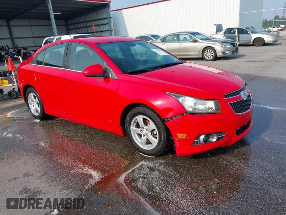 2014 Chevrolet Cruze 1LT z VIN 1G1PC5SBXE7468987, wystawiony jako IAAI lot #42391846 z przebiegiem 184 102 mil mil oraz . Historia ofert i sprzedaży dostępna na DreamBid. Obrazek 1.