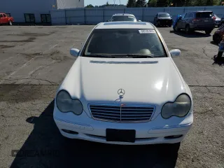 2004 Mercedes-Benz C 240 with VIN WDBRF61J84A607911, listed as a Copart auction lot 59142465 with 180,572 mi miles and Salvage title. Bid and sale history available at DreamBid. Image 5.