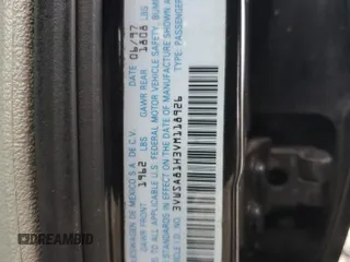 1997 Volkswagen Jetta z VIN 3VWSA81H3VM118926, wystawiony jako Copart lot #88302575 z przebiegiem 214 359 mil mil oraz Szkoda całkowita • Salvage title. Historia ofert i sprzedaży dostępna na DreamBid. Obrazek 12.