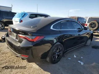 2023 BMW i4 eDrive40 z VIN WBY73AW06PFP48969, wystawiony jako Copart lot #44912315 z przebiegiem 20 828 mil mil oraz Szkody całkowita. Historia ofert i sprzedaży dostępna na DreamBid. Obrazek 3.