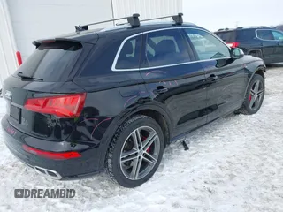2018 Audi SQ5 Premium Plus z VIN WA1A4AFY1J2169617, wystawiony jako IAAI lot #41619017 z przebiegiem 53 477 mil mil oraz . Historia ofert i sprzedaży dostępna na DreamBid. Obrazek 4.