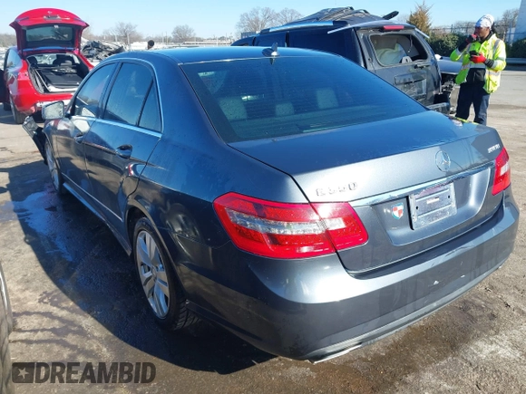 2013 Mercedes-Benz E-Class E 350 Luxury BlueTEC with VIN WDDHF2EB8DA721566, listed as a IAAI auction lot 41252973 with 144,580 mi miles. Bid and sale history available at carsss.com. Image 14.