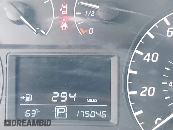 2017 Nissan Sentra SR z VIN 3N1AB7AP0HY390587, wystawiony jako IAAI lot #42064245 z przebiegiem 175 046 mil mil oraz . Historia ofert i sprzedaży dostępna na DreamBid. Obrazek 15.