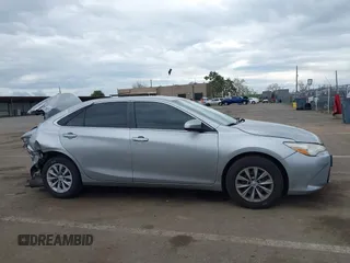2017 Toyota Camry XLE z VIN 4T1BF1FK4HU667692, wystawiony jako IAAI lot #41789133 z przebiegiem 190 699 mil mil oraz . Historia ofert i sprzedaży dostępna na DreamBid. Obrazek 14.