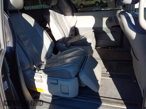 2011 Toyota Sienna XLE with VIN 5TDDK3DC8BS009739, listed as a IAAI auction lot 41638710 with 235,396 mi miles. Bid and sale history available at carsss.com. Image 8.