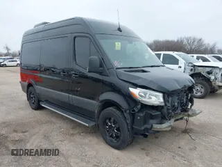2019 Mercedes-Benz Sprinter Passenger z VIN WDZPF0CD8KT005914, wystawiony jako IAAI lot #41461662 z przebiegiem 63 199 mil mil oraz . Historia ofert i sprzedaży dostępna na DreamBid. Obrazek 1.