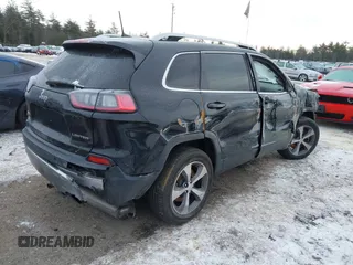 2020 Jeep Cherokee Limited z VIN 1C4PJMDX1LD574839, wystawiony jako IAAI lot #41350805 z przebiegiem 77 430 mil mil oraz . Historia ofert i sprzedaży dostępna na DreamBid. Obrazek 4.