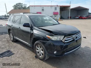 2013 Toyota Highlander with VIN 5TDZK3EH3DS138488, listed as a IAAI auction lot 41456921 with 131,918 mi miles. Bid and sale history available at carsss.com. Image 1.