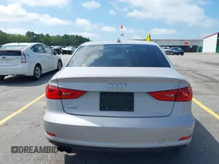 2015 Audi A3 Premium Plus z VIN WAUCCGFF6F1061507, wystawiony jako IAAI lot #42502310 z przebiegiem 131 670 mil mil oraz . Historia ofert i sprzedaży dostępna na DreamBid. Obrazek 16.