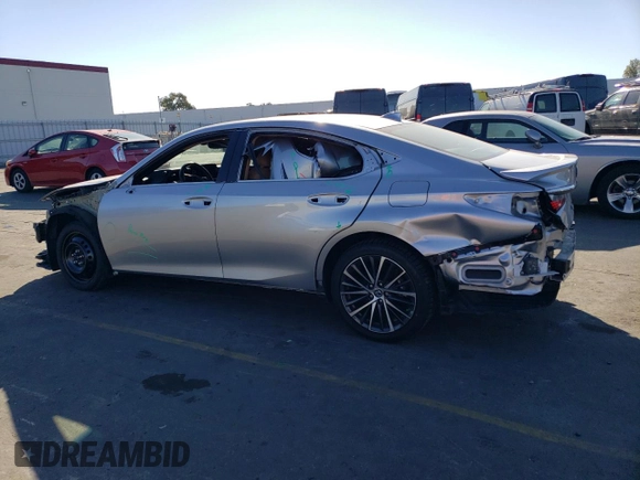 2022 Lexus ES 250 z VIN 58AD11D16NU009748, wystawiony jako Copart lot #78064964 z przebiegiem 30 511 mil mil oraz Szkoda całkowita • Salvage title. Historia ofert i sprzedaży dostępna na DreamBid. Obrazek 2.