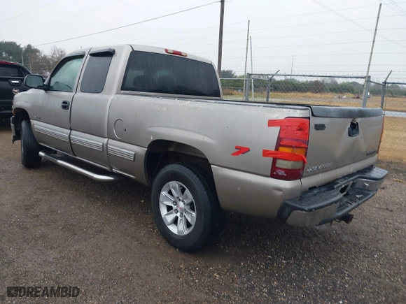 2000 Chevrolet Silverado 1500 LT with VIN 1GCEK19T4YE178639, listed as a IAAI auction lot 41397830 with 289,674 mi miles. Bid and sale history available at carsss.com. Image 3.
