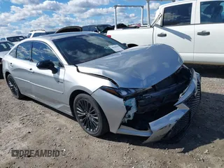 2021 Toyota Avalon Hybrid XSE z VIN 4T1EA1AB9MU003045, wystawiony jako IAAI lot #40630658 z przebiegiem 46 203 mil mil oraz . Historia ofert i sprzedaży dostępna na DreamBid. Obrazek 1.