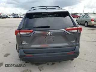 2021 Toyota RAV4 XLE Premium z VIN 2T3C1RFV2MC169635, wystawiony jako Copart lot #60987995 z przebiegiem Nie podano mil oraz Szkoda całkowita • Salvage title. Historia ofert i sprzedaży dostępna na DreamBid. Obrazek 6.