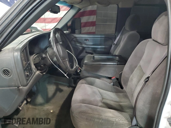 2006 Chevrolet Silverado 1500 LT1 with VIN 1GCEC19T06Z210652, listed as a Copart auction lot 85845544 with 206,979 mi miles and Salvage Title. Bid and sale history available at DreamBid. Image 7.