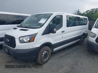 2019 Ford Transit Passenger XL z VIN 1FBZX2ZM8KKA34929, wystawiony jako IAAI lot #42263522 z przebiegiem 376 862 mil mil oraz . Historia ofert i sprzedaży dostępna na DreamBid. Obrazek 14.