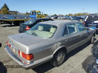 1988 Mercedes-Benz 560 with VIN WDBCA39D7JA400066, listed as a Copart auction lot 73396074 with 178,343 mi miles and Clean Title. Bid and sale history available at DreamBid. Image 3.