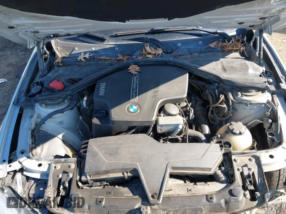 2013 BMW 3 Series 328i xDrive with VIN WBA3B5G51DNS05659, listed as a IAAI auction lot 41377886 with 159,972 mi miles. Bid and sale history available at carsss.com. Image 10.