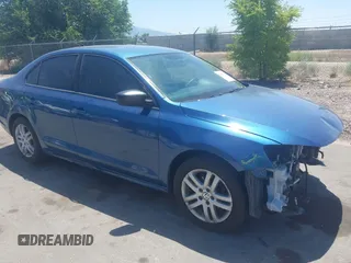 2015 Volkswagen Jetta S с VIN 3VW2K7AJ8FM214272, выставлен на аукционе IAAI как лот 42699014 с пробегом 119 331 миль миль и . История ставок и продаж доступна на DreamBid. Изображение 1.