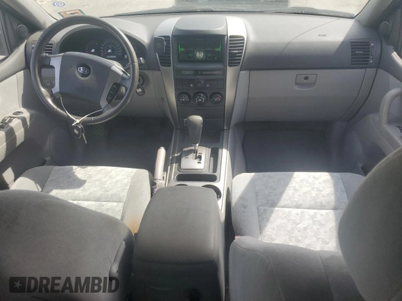 2005 Kia Sorento LX with VIN KNDJC733955478664, listed as a Copart auction lot 55295185 with 61,058 mi miles and Clean Title. Bid and sale history available at DreamBid. Image 8.