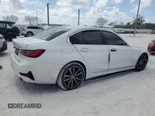 2022 BMW 3 Series 330i z VIN 3MW5R1J04N8C45622, wystawiony jako Copart lot #55467275 z przebiegiem 42 977 mil mil oraz Szkoda całkowita • Salvage title. Historia ofert i sprzedaży dostępna na DreamBid. Obrazek 3.
