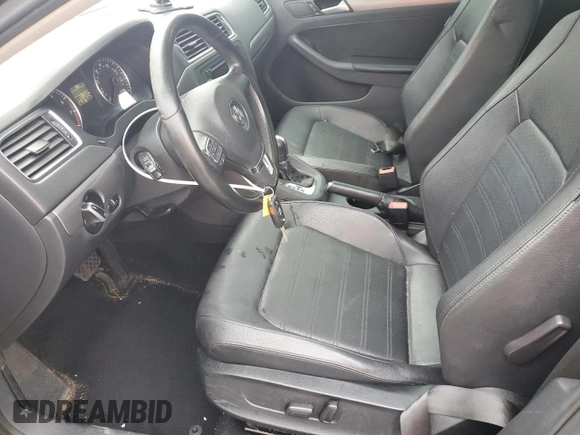 2013 Volkswagen Jetta SEL с VIN 3VWLX7AJ6DM368577, выставлен на аукционе Copart как лот 85482604 с пробегом 134 577 миль миль и Списание • Salvage title. История ставок и продаж доступна на DreamBid. Изображение 7.