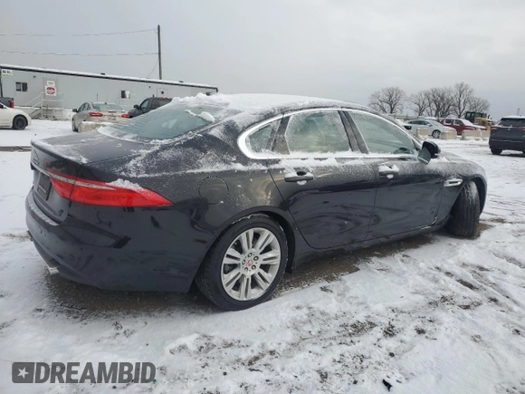 2016 Jaguar XF 35t Premium z VIN SAJBD4BV6GCY11860, wystawiony jako Copart lot #41879565 z przebiegiem 42 304 mil mil oraz Szkoda całkowita • Salvage title. Historia ofert i sprzedaży dostępna na DreamBid. Obrazek 3.
