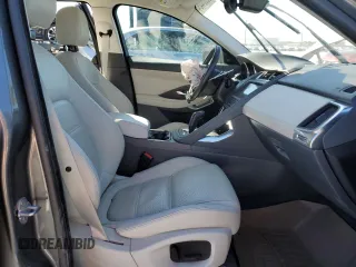 2020 Jaguar E-Pace z VIN SADFK2FX1L1Z74769, wystawiony jako Copart lot #38004454 z przebiegiem 40 054 mil mil oraz . Historia ofert i sprzedaży dostępna na DreamBid. Obrazek 7.