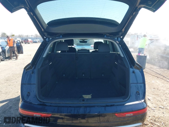 2018 Audi Q5 Premium with VIN WA1ANAFY7J2143407, listed as a IAAI auction lot 41642531 with 71,169 mi miles. Bid and sale history available at carsss.com. Image 17.