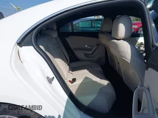 2021 Mercedes-Benz CLA 250 z VIN W1K5J4GB8MN186418, wystawiony jako IAAI lot #41999575 z przebiegiem 76 901 mil mil oraz . Historia ofert i sprzedaży dostępna na DreamBid. Obrazek 8.