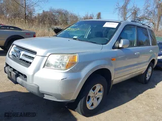 2008 Honda Pilot VP with VIN 5FNYF28208B011970, listed as a IAAI auction lot 41841857 with 174,513 mi miles. Bid and sale history available at carsss.com. Image 6.