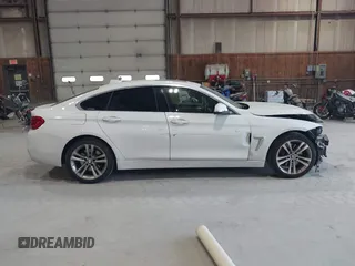 2019 BMW 4 Series 440i xDrive with VIN WBA4J7C5XKBM76209, listed as a IAAI auction lot 42071170 with 62,460 mi miles and . Bid and sale history available at carsss.com. Image 13.