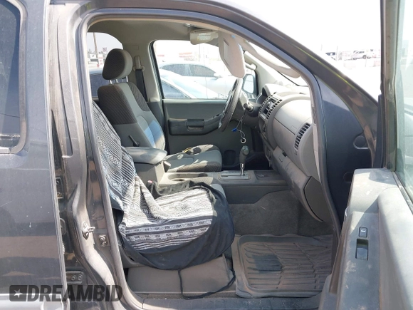 2005 Nissan Xterra SE z VIN 5N1AN08U75C638521, wystawiony jako IAAI lot #42397492 z przebiegiem 132 892 mil mil oraz . Historia ofert i sprzedaży dostępna na DreamBid. Obrazek 5.