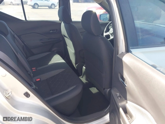 2018 Nissan Kicks SV with VIN 3N1CP5CU2JL527470, listed as a IAAI auction lot 41503614 with 26,732 mi miles. Bid and sale history available at carsss.com. Image 8.