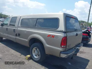 2003 Ford F-250 XL z VIN 1FTNW21LX3EC64584, wystawiony jako IAAI lot #42789502 z przebiegiem 251 574 mil mil oraz . Historia ofert i sprzedaży dostępna na DreamBid. Obrazek 3.