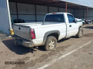 2004 Chevrolet Silverado 1500 Work Truck with VIN 1GCEC14X34Z337581, listed as a IAAI auction lot 41621103 with 299,264 mi miles. Bid and sale history available at carsss.com. Image 4.