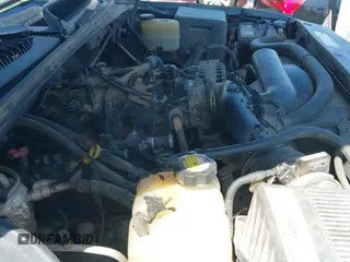1999 Chevrolet Silverado 2500 LS with VIN 1GCGC29U0XE197465, listed as a IAAI auction lot 41982958 with Not provided miles and . Bid and sale history available at DreamBid. Image 19.