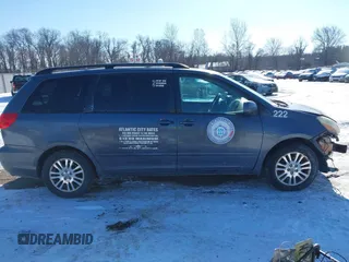 2007 Toyota Sienna XLE with VIN 5TDZK22C27S035151, listed as a IAAI auction lot 41380573 with 282,903 mi miles. Bid and sale history available at carsss.com. Image 13.