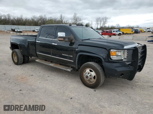 2015 GMC Sierra 3500HD Denali z VIN 1GT424E80FF506967, wystawiony jako Copart lot #49715055 z przebiegiem 191 033 mil mil oraz Czysty tytuł • Clean title. Historia ofert i sprzedaży dostępna na DreamBid. Obrazek 4.