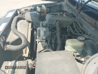 2000 Chevrolet Silverado 1500 LS z VIN 2GCEC19T8Y1312440, wystawiony jako IAAI lot #42914407 z przebiegiem 257 638 mil mil oraz . Historia ofert i sprzedaży dostępna na DreamBid. Obrazek 21.