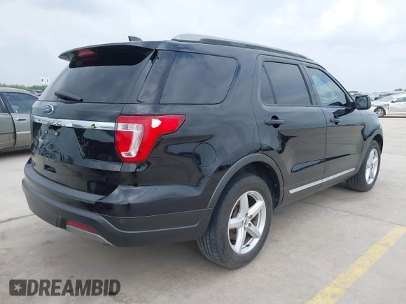 2019 Ford Explorer XLT z VIN 1FM5K7D85KGB06880, wystawiony jako IAAI lot #42158231 z przebiegiem 66 029 mil mil oraz . Historia ofert i sprzedaży dostępna na DreamBid. Obrazek 4.
