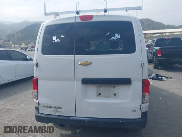 2015 Chevrolet City Express Cargo LS z VIN 3N63M0YN6FK693415, wystawiony jako IAAI lot #42026961 z przebiegiem 195 485 mil mil oraz . Historia ofert i sprzedaży dostępna na DreamBid. Obrazek 16.