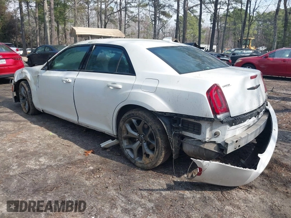 2021 Chrysler 300 with VIN 2C3CCABG1MH520380, listed as a IAAI auction lot 41639405 with 87,832 mi miles. Bid and sale history available at carsss.com. Image 3.