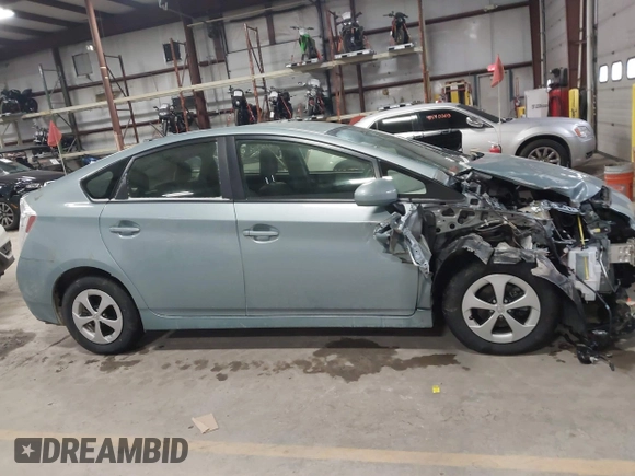 2015 Toyota Prius Four with VIN JTDKN3DU5F1877725, listed as a IAAI auction lot 41557495 with 32,729 mi miles and . Bid and sale history available at DreamBid. Image 13.
