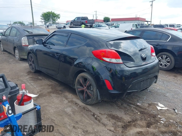 2013 Hyundai Veloster w/Black Int с VIN KMHTC6ADXDU084704, выставлен на аукционе IAAI как лот 42443297 с пробегом 111 587 миль миль и . История ставок и продаж доступна на DreamBid. Изображение 3.