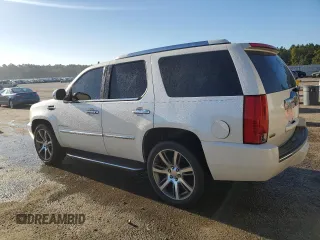 2011 Cadillac Escalade Luxury z VIN 1GYS4BEF6BR358184, wystawiony jako Copart lot #77089234 z przebiegiem 240 804 mil mil oraz Szkoda całkowita • Salvage title. Historia ofert i sprzedaży dostępna na DreamBid. Obrazek 2.