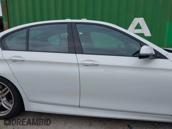 2014 BMW 5 Series 535i with VIN WBA5B1C59ED481781, listed as a IAAI auction lot 41486531 with 145,003 mi miles. Bid and sale history available at carsss.com. Image 13.