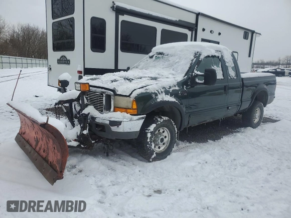 2001 Ford F-350 XL with VIN 1FTSX31S51EB17955, listed as a Copart auction lot 82145044 with 128,289 mi miles and Salvage Title. Bid and sale history available at DreamBid. Image 1.