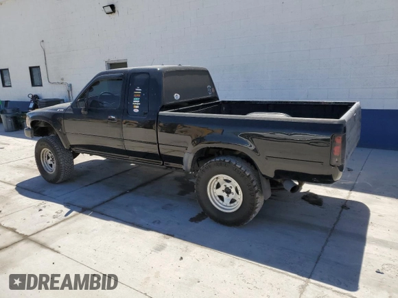 1990 Toyota Pickup DLX with VIN JT4RN93P3L5021924, listed as a Copart auction lot 64699075 with 287,298 mi miles and Clean title. Bid and sale history available at DreamBid. Image 2.